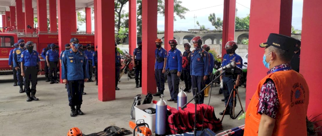 Penjabat walikota Makassar Prof. Yusran Jusuf memimpin langsung pelepasan tim resque  di Kabupaten Bantaeng
