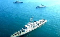 Tiga Kapal Perang TNI AL Latihan Manuver Taktis Di Sekitar Laut Makassar