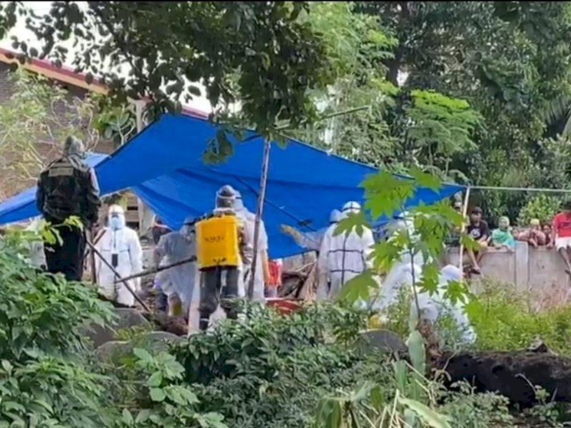 Relawan Banjir Bantaeng Dimakamkan dengan Protokol Covid-19