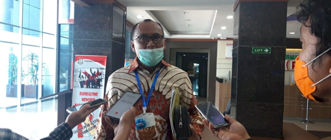 Wakil Bupati Tana Toraja, Victor Datuan Batara menjalani pemeriksaan di Kejaksaan Tinggi Sulawesi Selatan, Senin (06/7/2020). 
