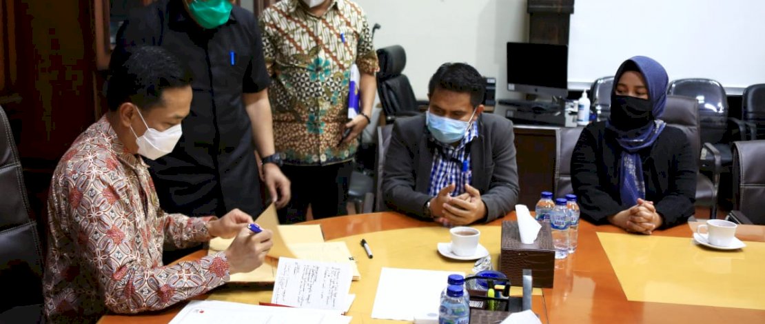 Penandatanganan adendum NPHD untuk Pilkada 2020.