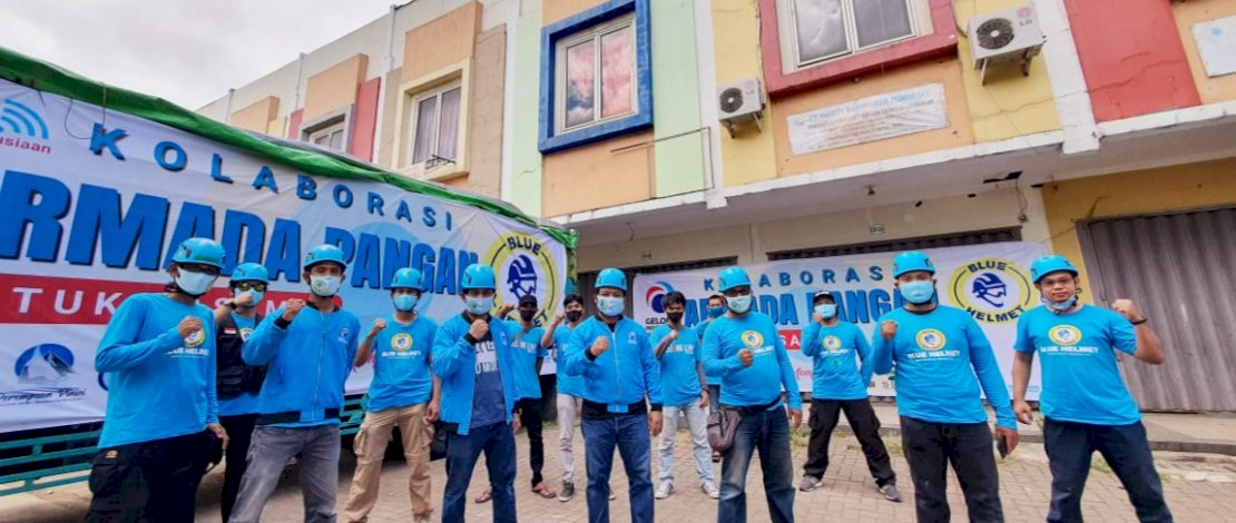 Program Armada Pangan dan Blue Guard Health Care Medical Partai Gelora Indonesia untuk korban banjir bandang Masamba.