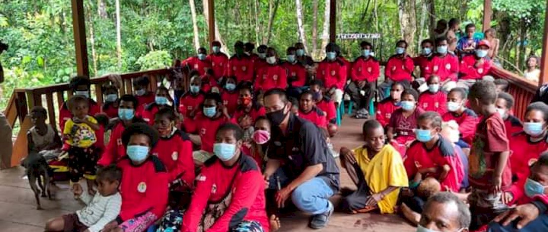 Kelompok Masyarakat Peduli Api di Sorong Selatan, Papua Barat.