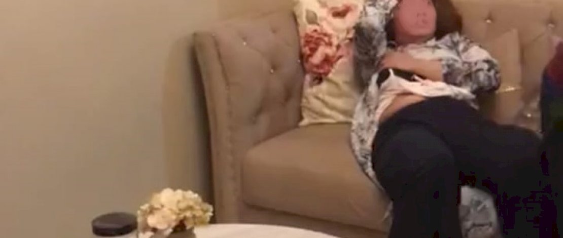 Istri siri berinisial B usai dipukul stoples.