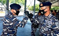 Laksamana Pertama TNI Benny Sukandari Resmi Pegang Tongkat Komando Lantamal VI