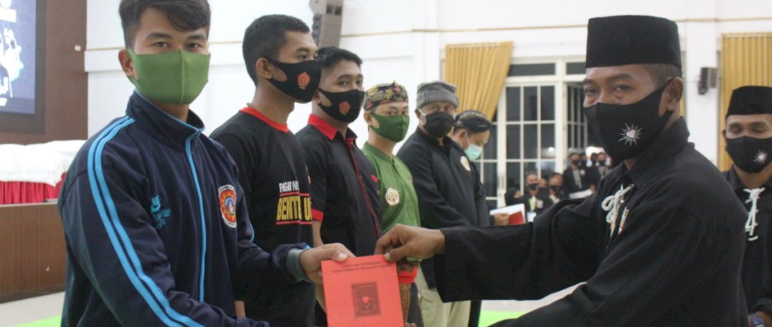 Prosesi pengukuhan PSHT Manokwari.