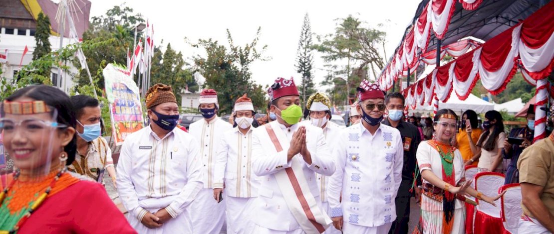 Wagub Sulsel, Andi Sudirman Sulaiman saat menghadiri peringatan HUT Kabupaten Tana Toraja.