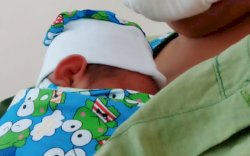 Lahir Kembar, Bayi Ini Diberi Nama Irman-Zunnun