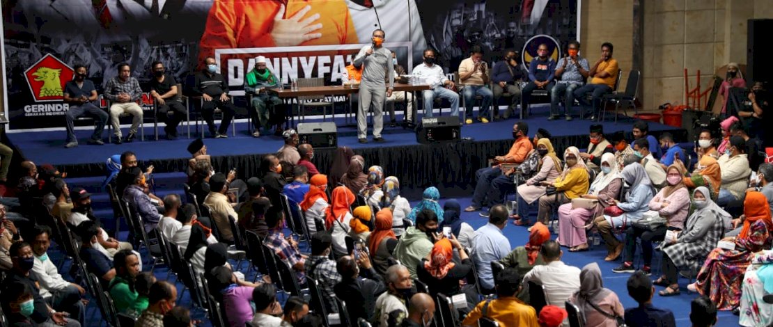 Ratusan komunitas di Rumah Pemenangan ADAMA'.