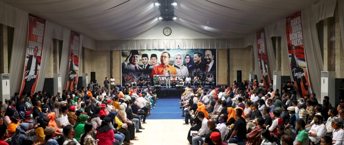 Ratusan komunitas di Rumah Pemenangan ADAMA'.