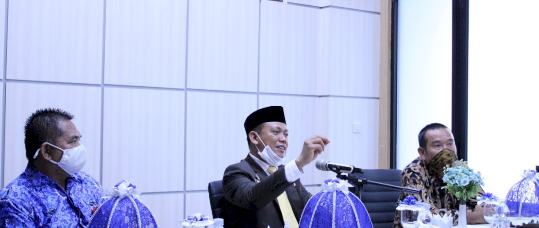 Bupati Takalar, H Syamsari berbicara di depan tokoh masyarakat Kecamatan Marbo, terkait Takalar 100% ODF. 