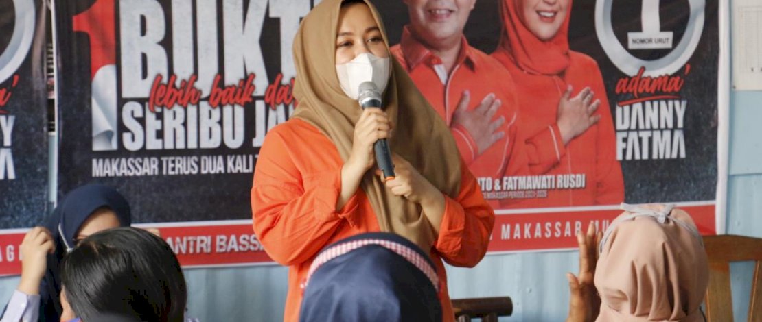 Fatmawati Rusdi saat berkampanye di Kelurahan Barana.
