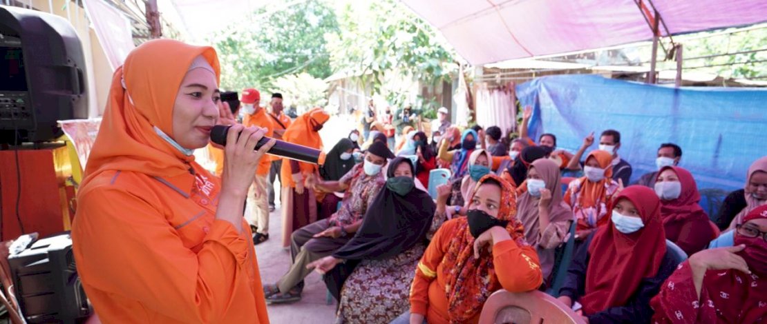 Andi Nirawati saat berkampanye di Paccinaongang, Kelurahan Bontomatene, Kecamatan Segeri, Pangkep.