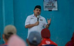 Bertemu Warga Pulau Barrang Caddi, Appi Janjikan Mess Pelajar Hingga Subsidi Kapal Penumpang