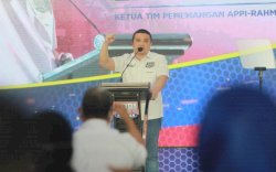 Terus Mengalir, Erwin Aksa Lantik 38 Relawan Baru Pemenang Appi-Rahman