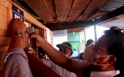 Anggota Komisi V DPR RI Tinjau Rumah Warga yang Keciprat BSPS