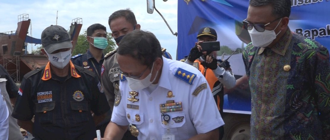 Ditjenhubdat Resmikan KMP Takabonerate dan Normalisasi Dump Truck ODOL