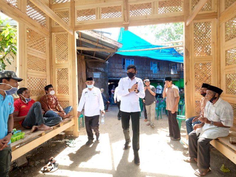 Warga Dataran Tinggi Urus KTP, KK Hingga SIM, Adnan: Di Kantor Kecamatan Saja