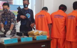 2 Kg Ganja Asal Mandailing Diamankan BNNP Sulsel