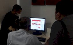 LO Danny - Fatma Tinjau Langsung Proses Pencetakan Kertas Suara Pilkada Makassar Makassar di Jawa Timur