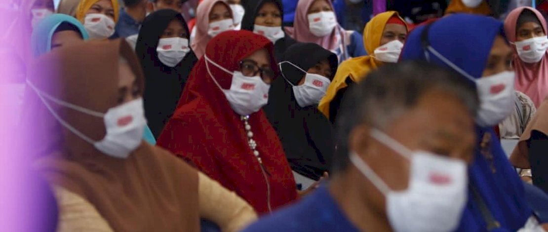 Appi berkunjung ke Jl Dg Muda menghadiri peringatan Maulid di salah satu Rumah Makan di wilayah tersebut.