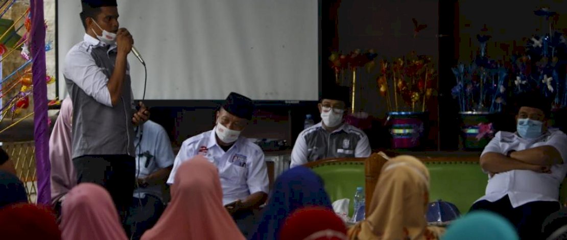 Appi berkunjung ke Jl Dg Muda menghadiri peringatan Maulid di salah satu Rumah Makan di wilayah tersebut.