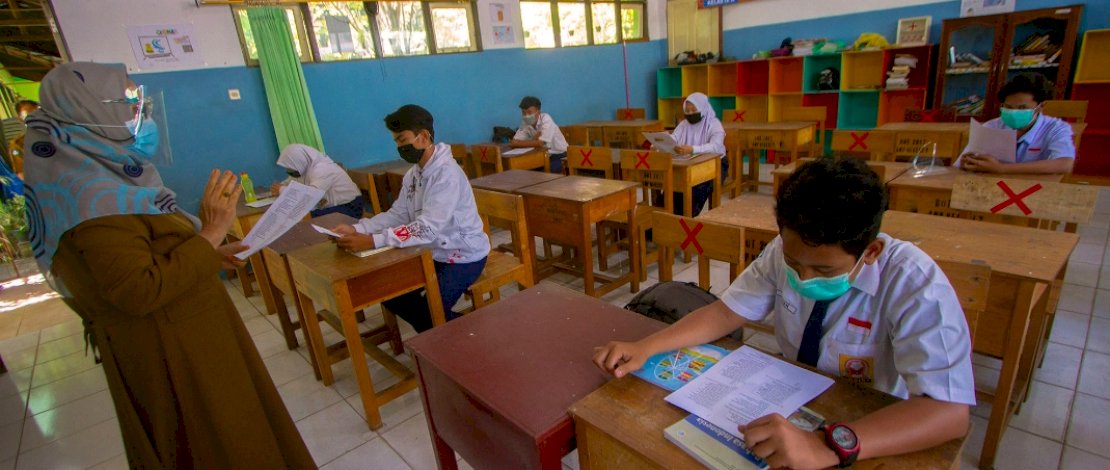 Pemerintah Salurkan Bantuan Subsidi Upah bagi Tenaga Pendidik Non-PNS
