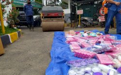 Dua Jam Kantor Kejari Makassar Dipenuhi Aroma Wangi Kosmetik Ilegal