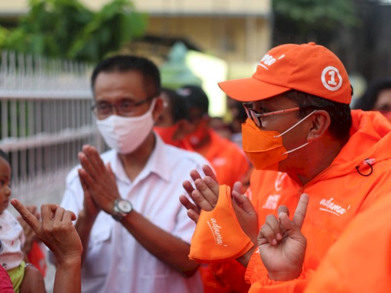 Ai hi hi hi....Inimi Wali Kota Pilihanku, Danny Salami Warga Dikampung Rama