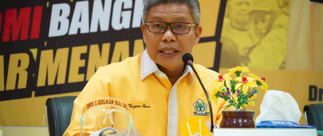 Taufan Pawe didampingi sejumlah pengurusnya dalam konferensi pers di kantor DPD I Partai Golkar Sulsel.
