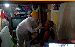 Istri Positif Covid-19, AK Diisolasi, Rumahnya Disemprot Disinfektan