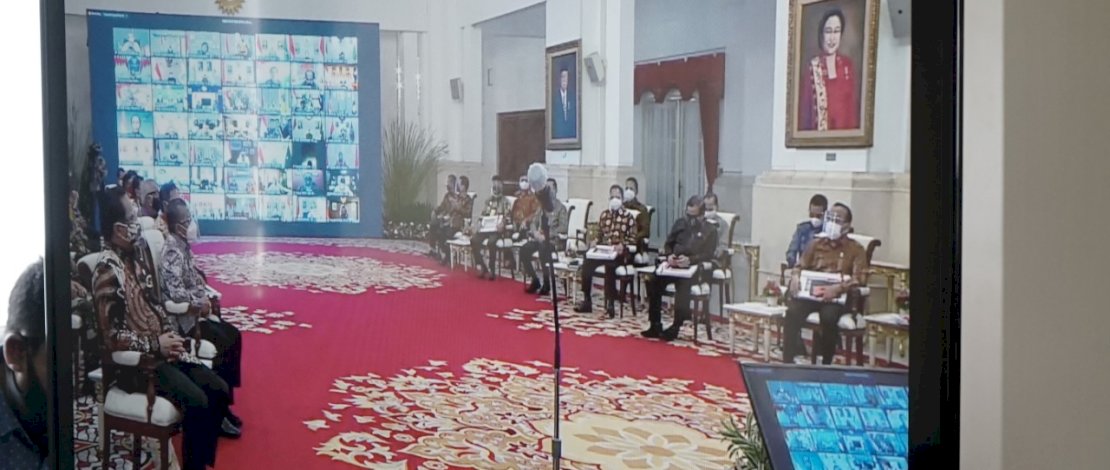 Zoom meeting dengan Presiden Jokowi.