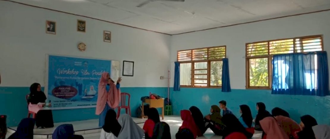 Workshop Film Pendek yang digelar Partai Gelora Sulsel di Pulau Kodingareng, Makassar.